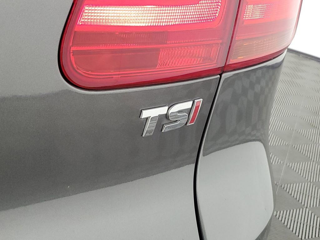 Used 2016 Volkswagen Tiguan SE FWD image 32