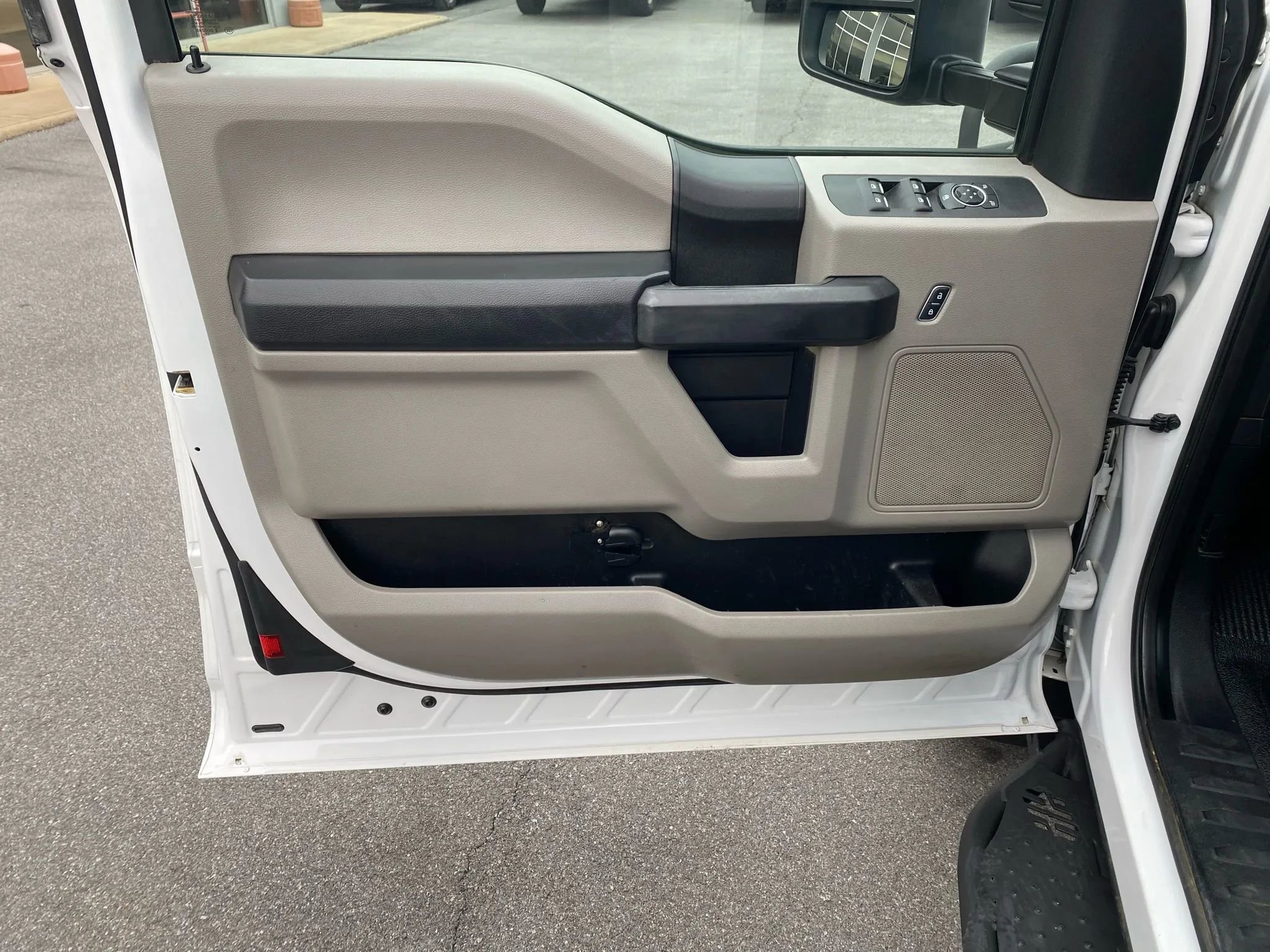 Used 2018 Ford F450 XL w/ Power Equipment Group image 9