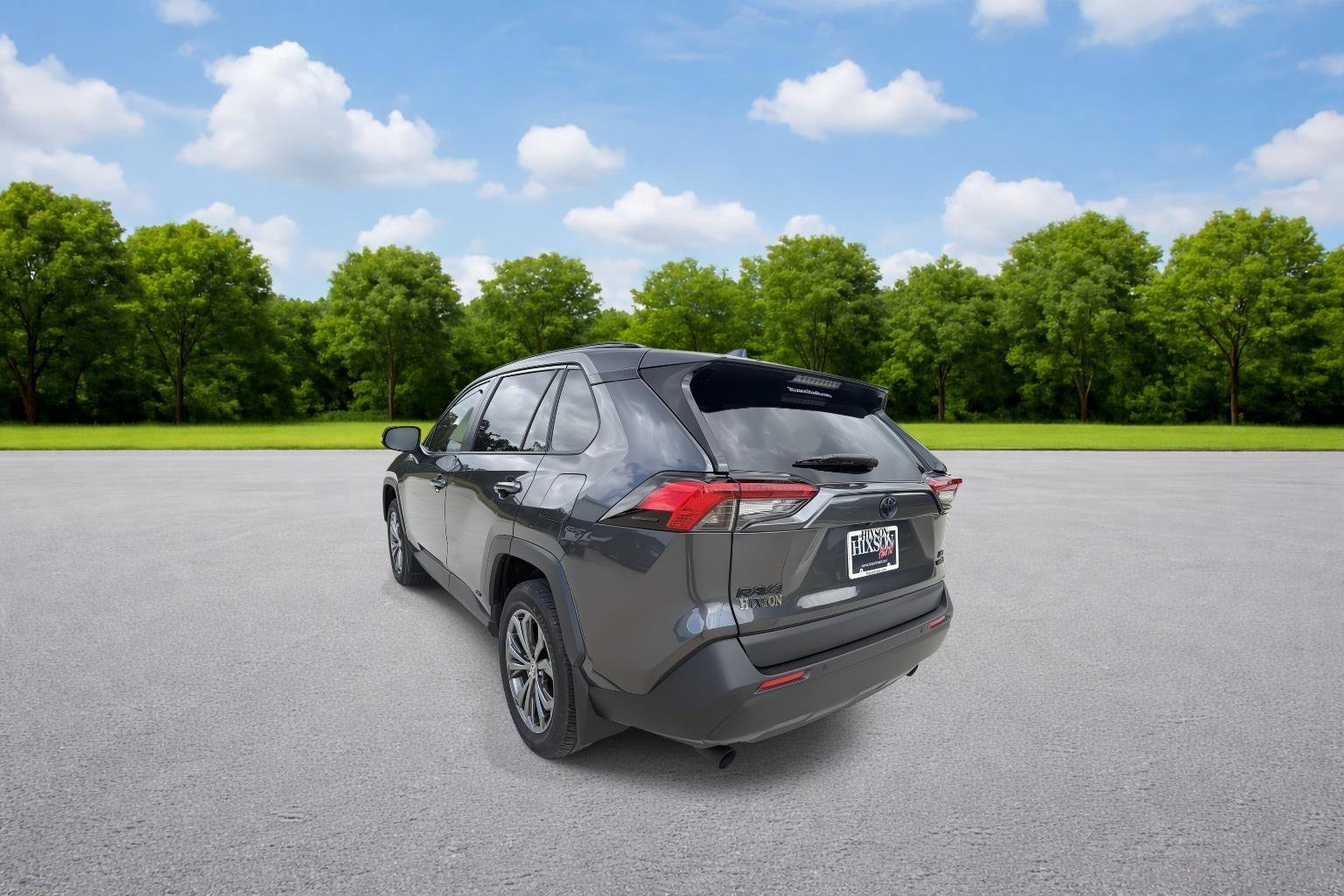 Used 2024 Toyota RAV4 XLE Premium w/ Weather Package AWD/4WD image 5