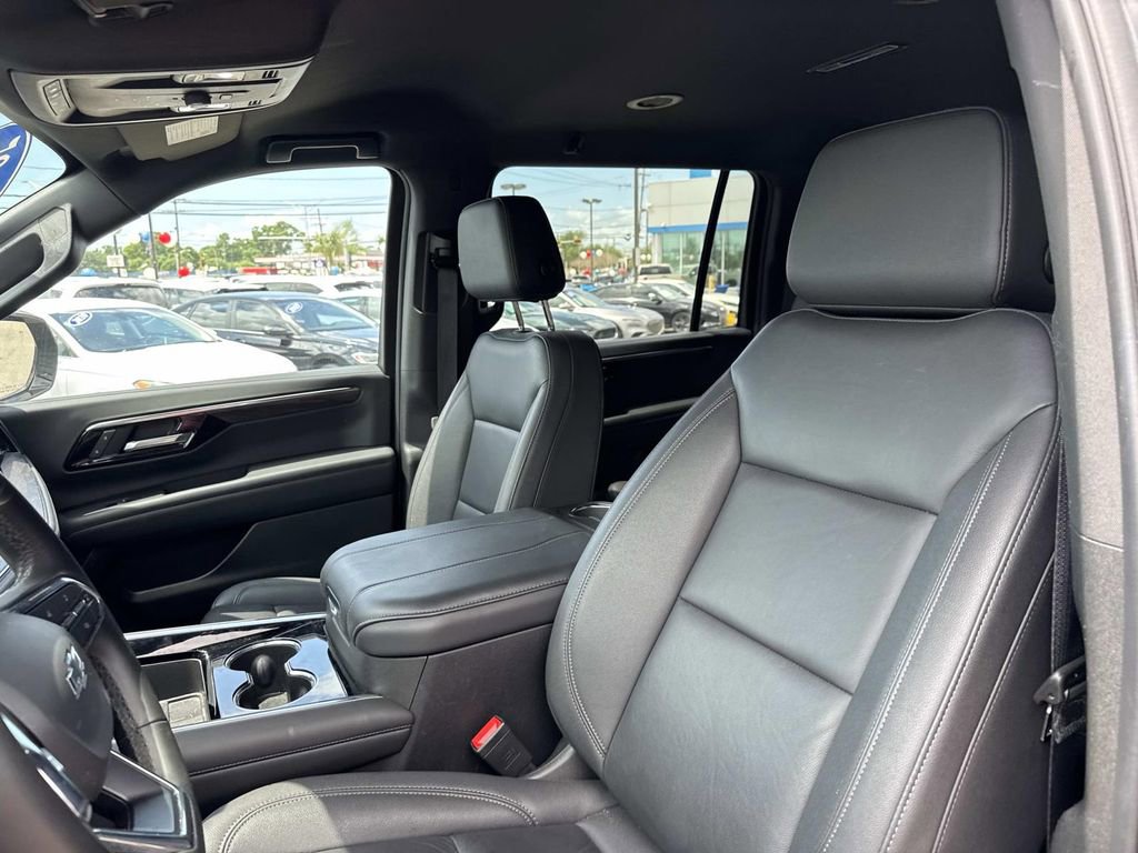 Certified 2025 Chevrolet Suburban Z71 AWD/4WD image 17
