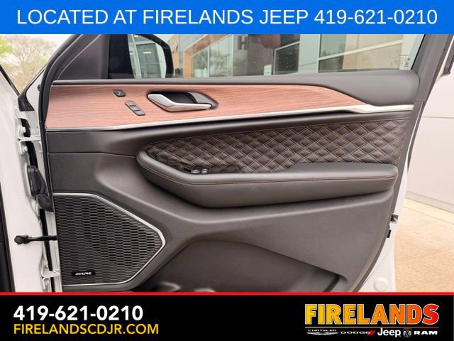 Used 2024 Jeep Grand Cherokee L Summit w/ High Altitude Package AWD/4WD image 21