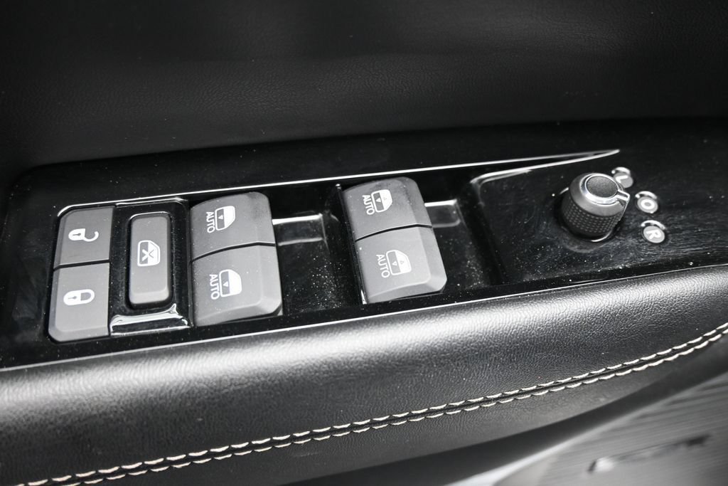Used 2025 Jeep Wagoneer Series II AWD/4WD image 11