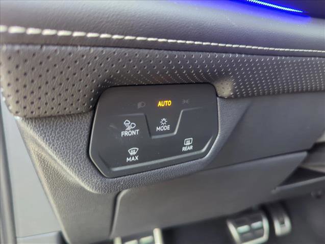 Used 2025 Volkswagen Atlas Cross Sport SEL Premium R-Line image 27