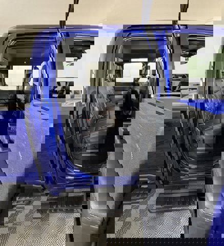 New 2026 Ford F250 Lariat w/ Black Appearance Package image 5