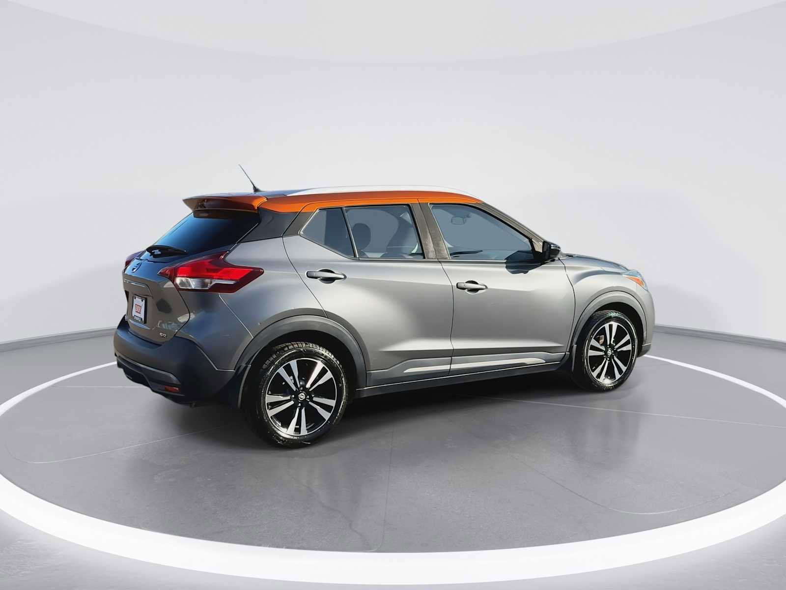 Used 2019 Nissan Kicks SR image 8