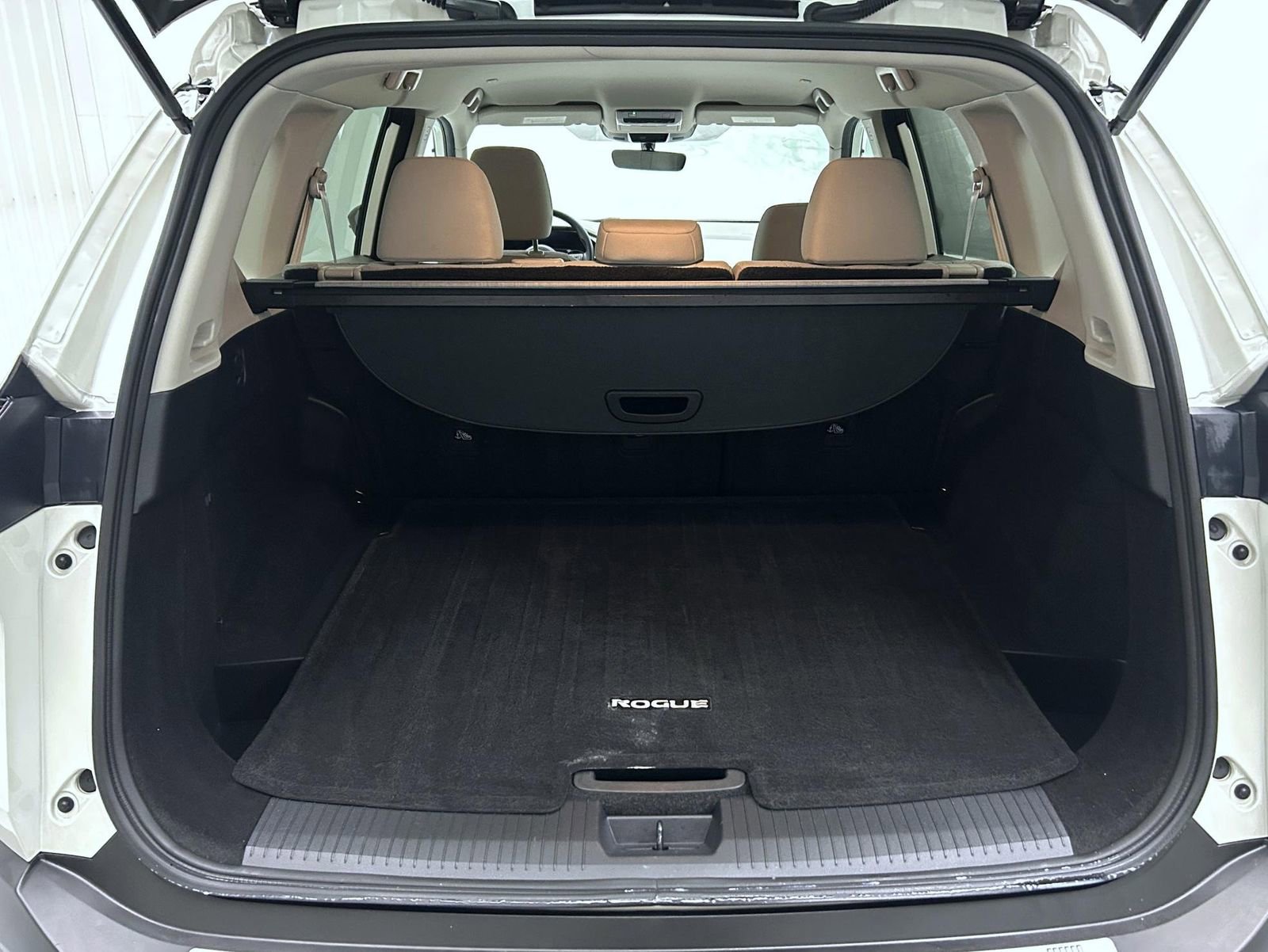 Used 2022 Nissan Rogue SV image 22