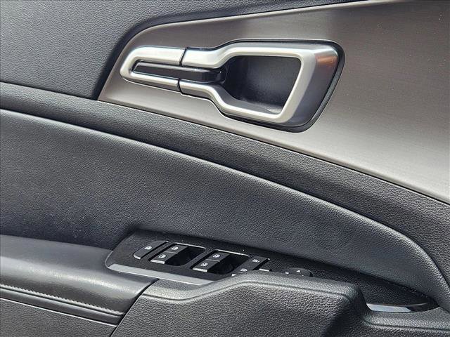 Used 2023 Kia Sportage EX FWD image 11