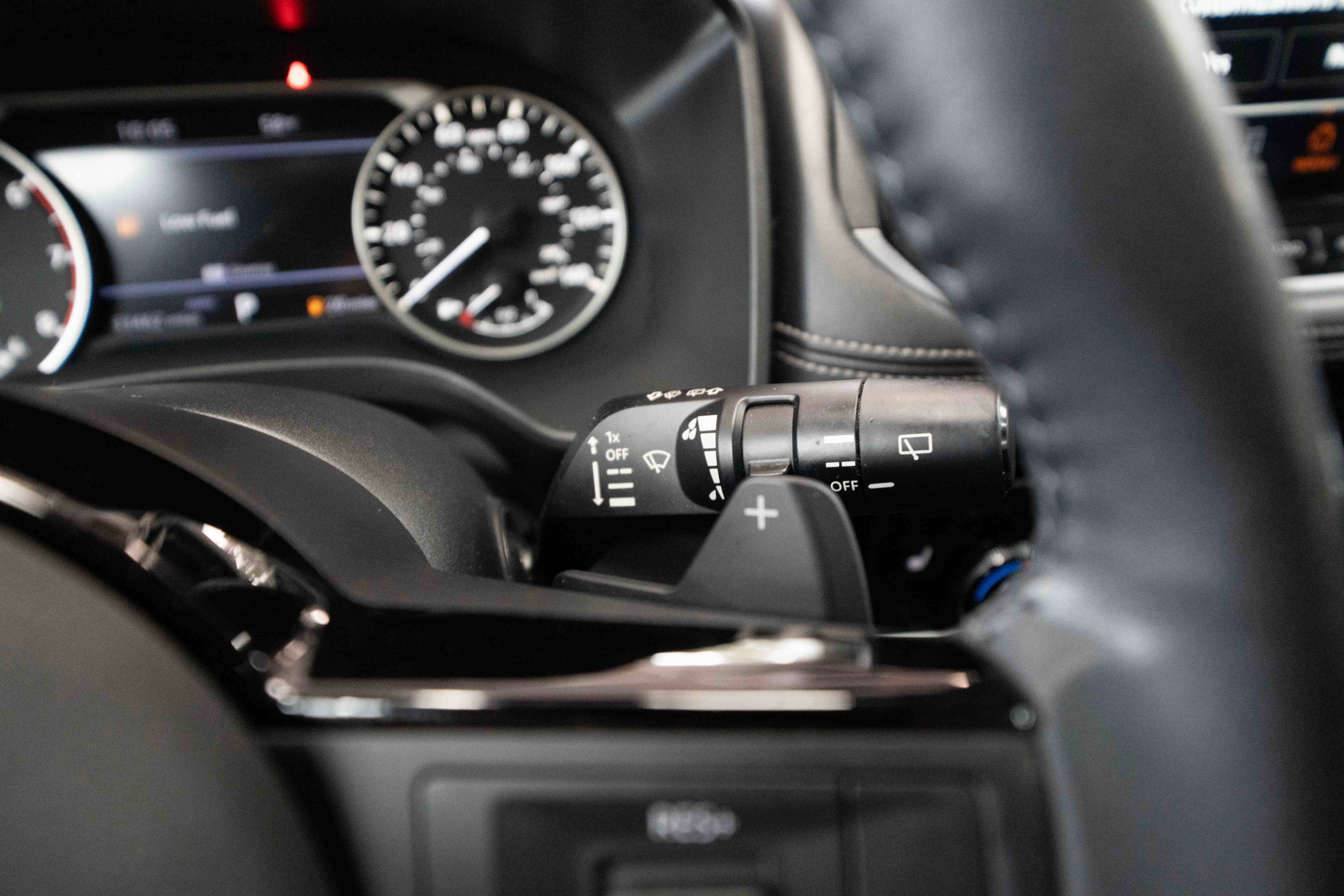 Used 2023 Nissan Rogue SL w/ SL Premium Package image 14