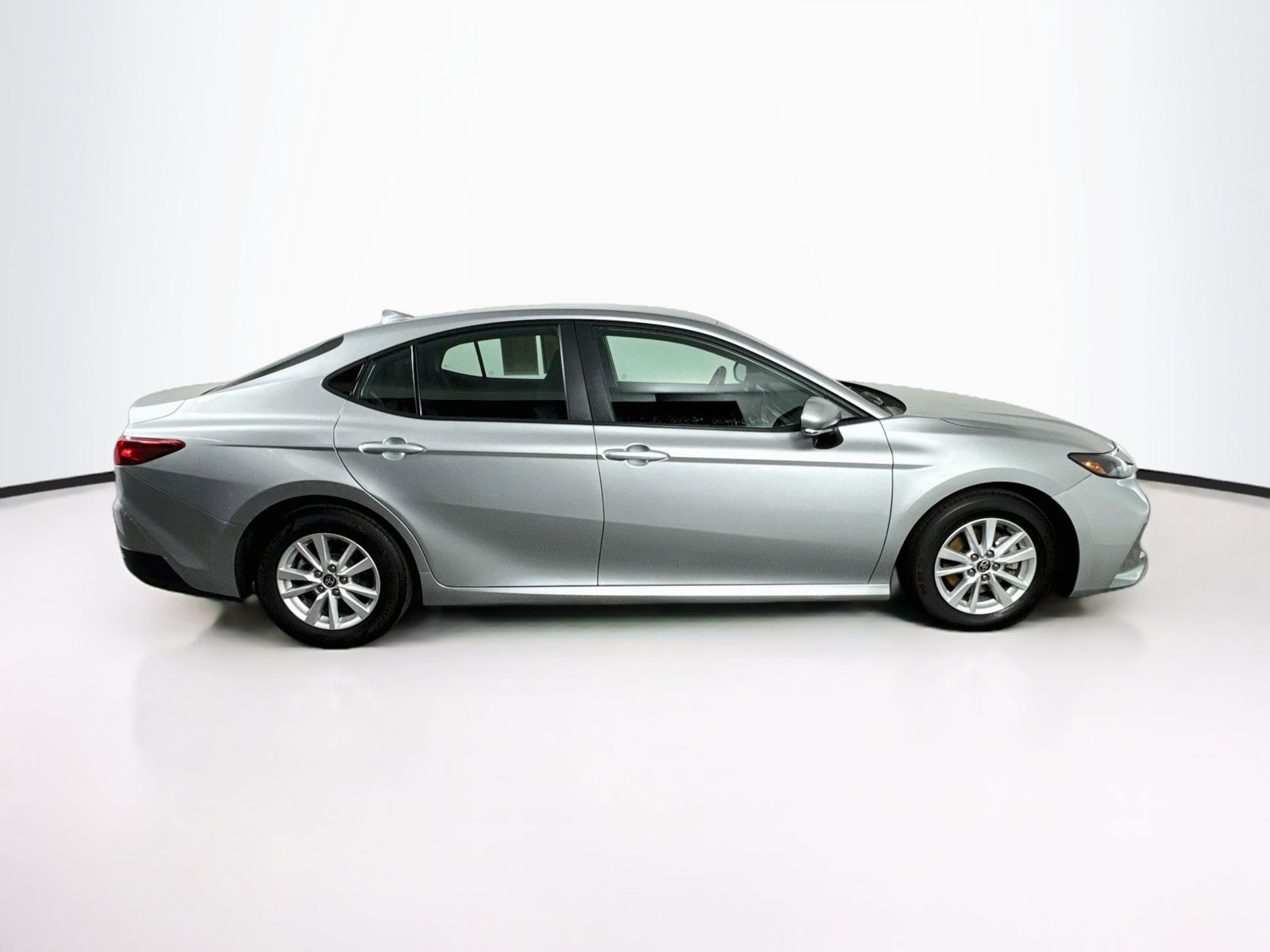 Used 2025 Toyota Camry LE FWD image 8