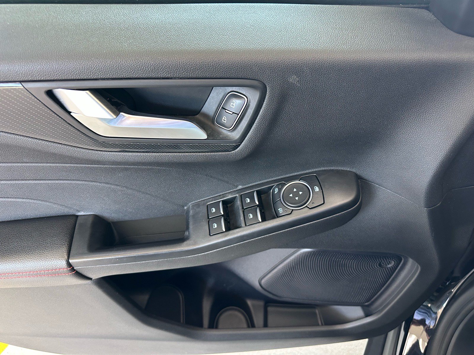 Used 2024 Ford Escape ST-Line w/ Tech Pack #1 FWD image 13