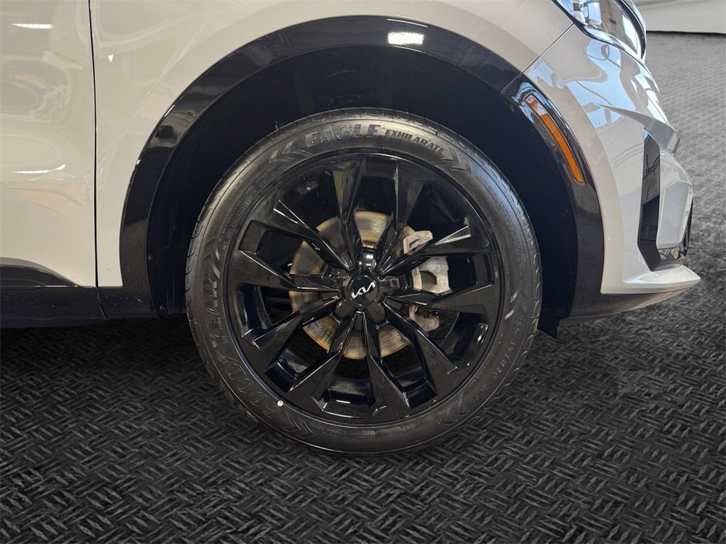 Certified 2023 Kia Sorento SX image 11