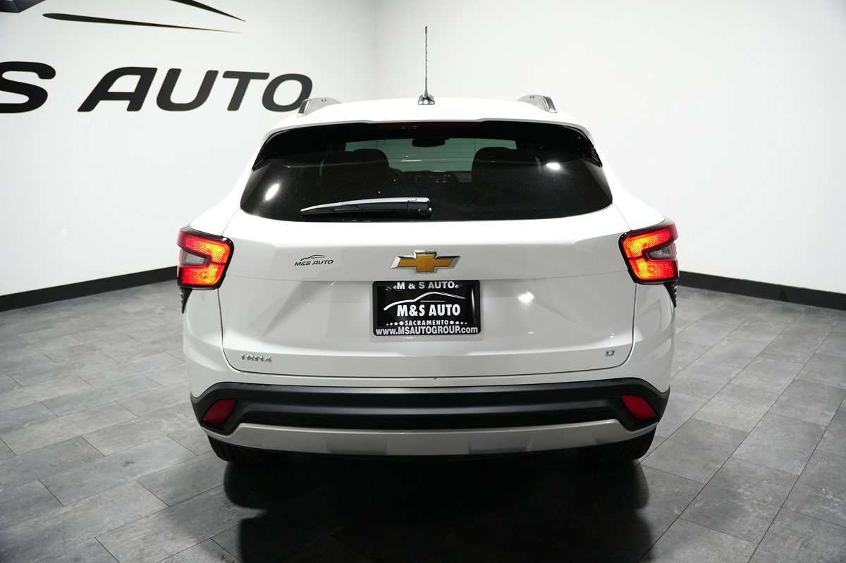 Used 2025 Chevrolet Trax LT w/ LT Convenience Package FWD image 10
