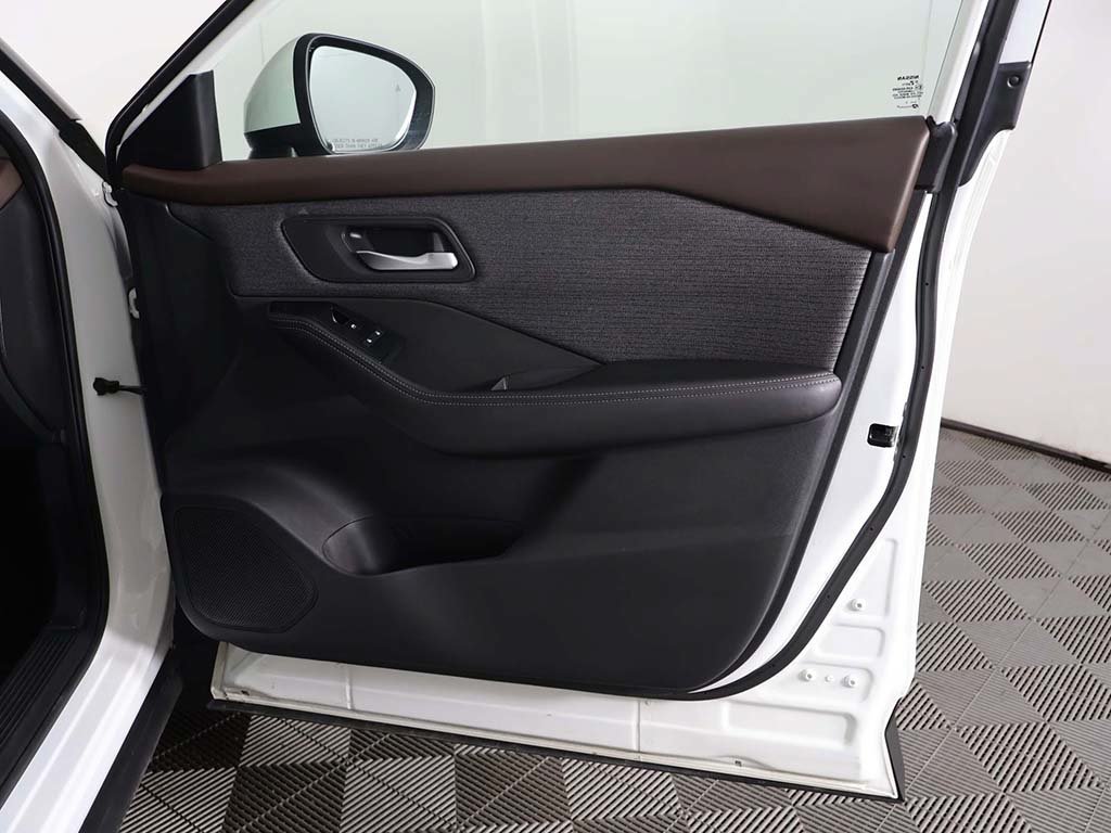 Used 2022 Nissan Rogue SV AWD/4WD image 21