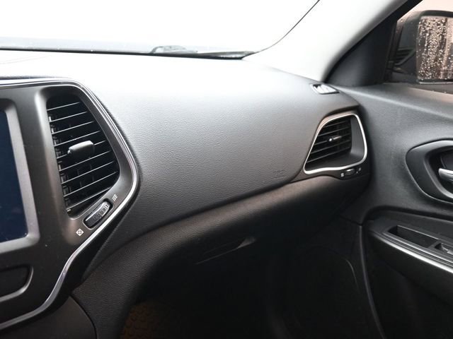 Used 2021 Jeep Cherokee Trailhawk w/ Premium Leather Package image 22