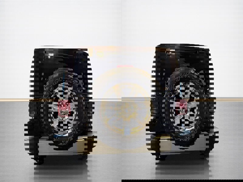 Used 2013 Jeep Wrangler Unlimited Sahara w/ Dual Top Group image 5