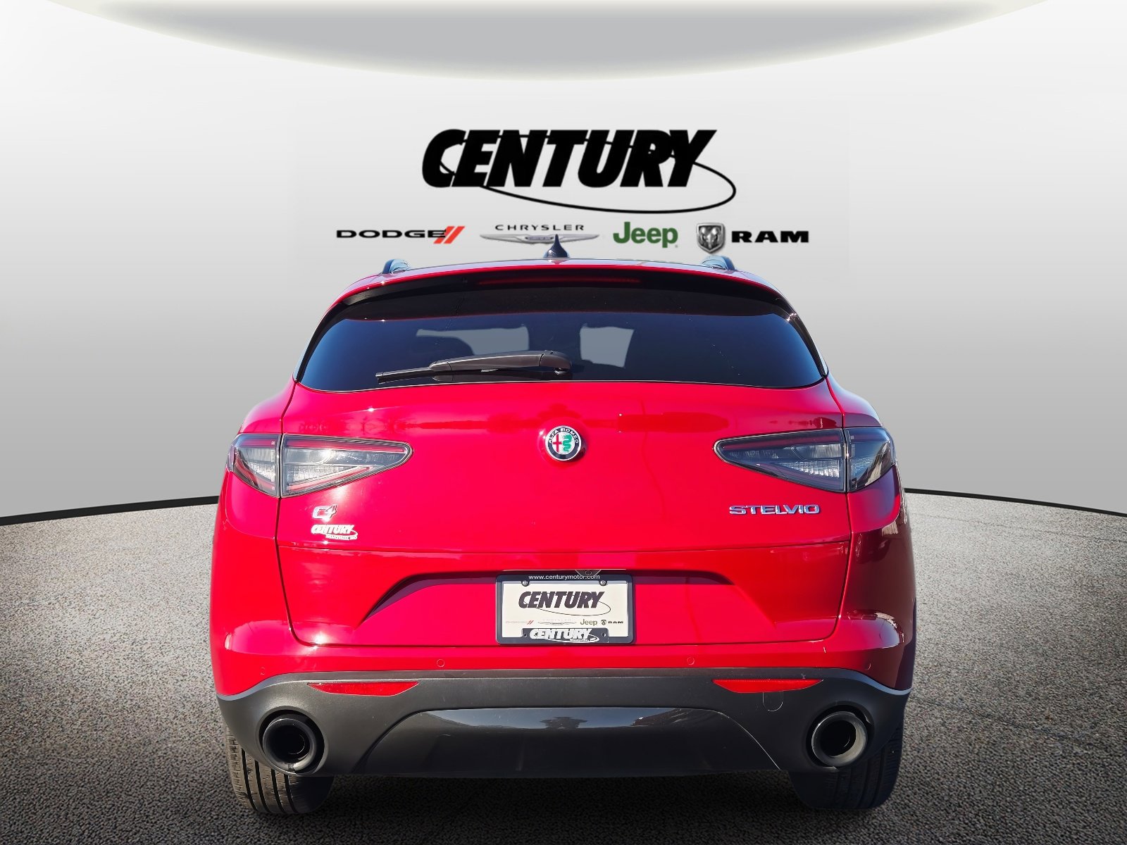 Used 2024 Alfa Romeo Stelvio Sprint image 5