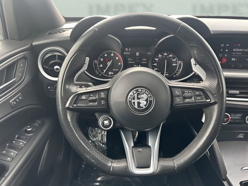 Used 2022 Alfa Romeo Stelvio Veloce image 18