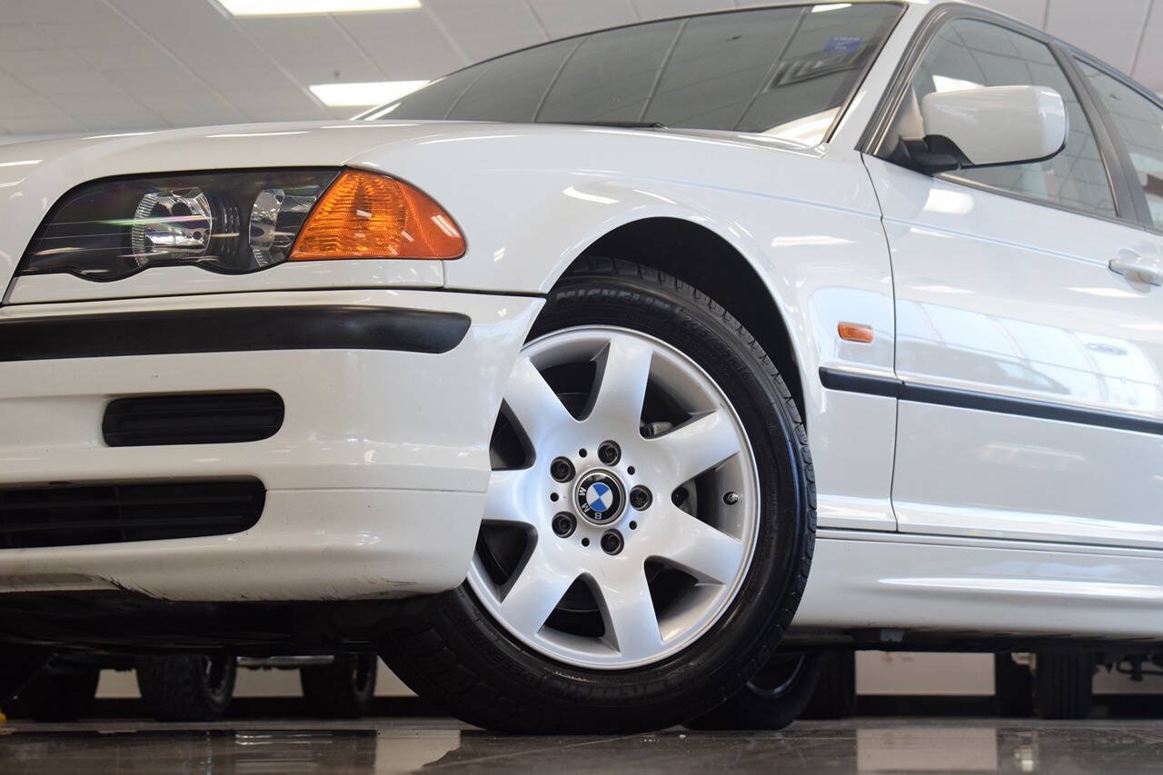 Used 2000 BMW 323i Sedan RWD image 9