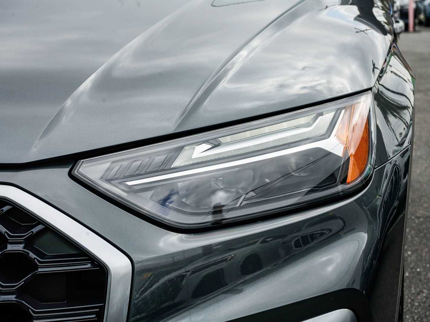 Used 2023 Audi Q5 e Premium w/ Convenience Package image 7