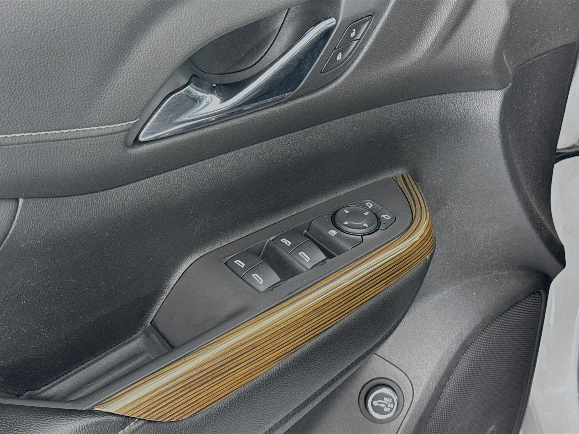 Used 2020 GMC Acadia SLE w/ Driver Convenience Package image 17