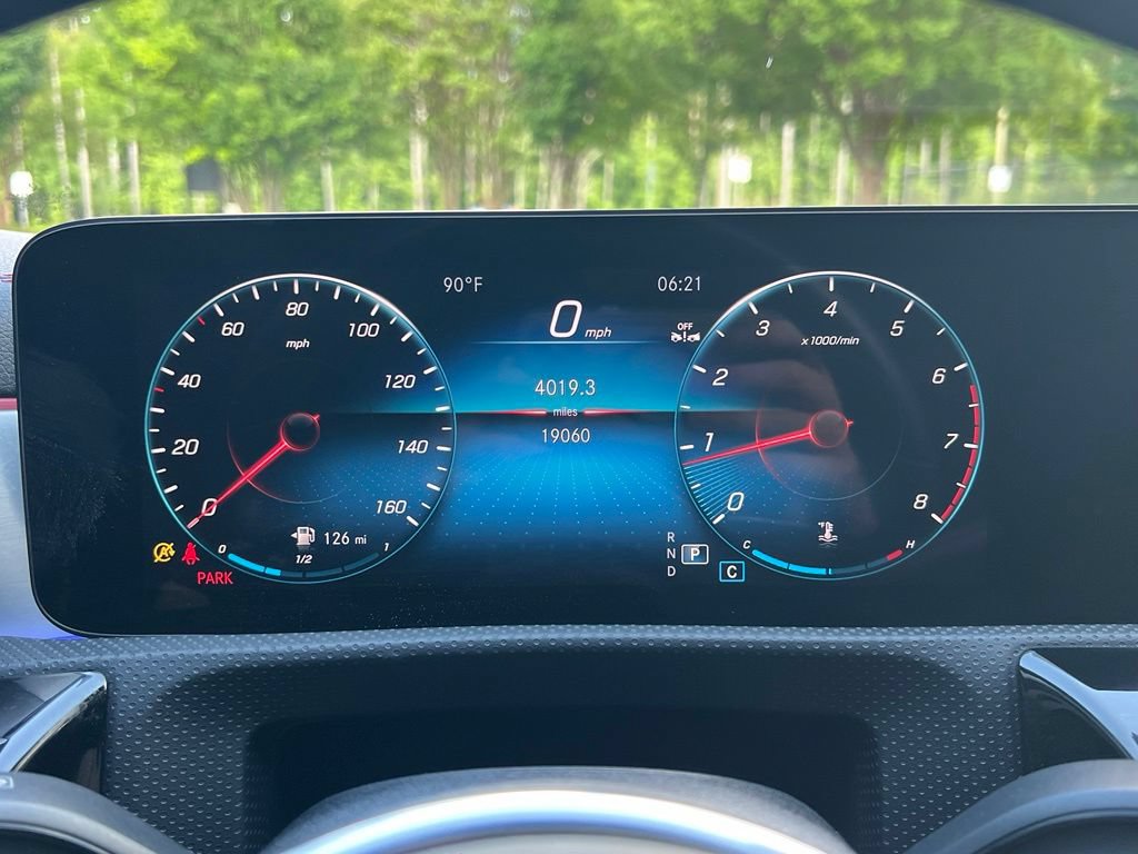 Used 2023 Mercedes-Benz CLA 250 4MATIC image 23