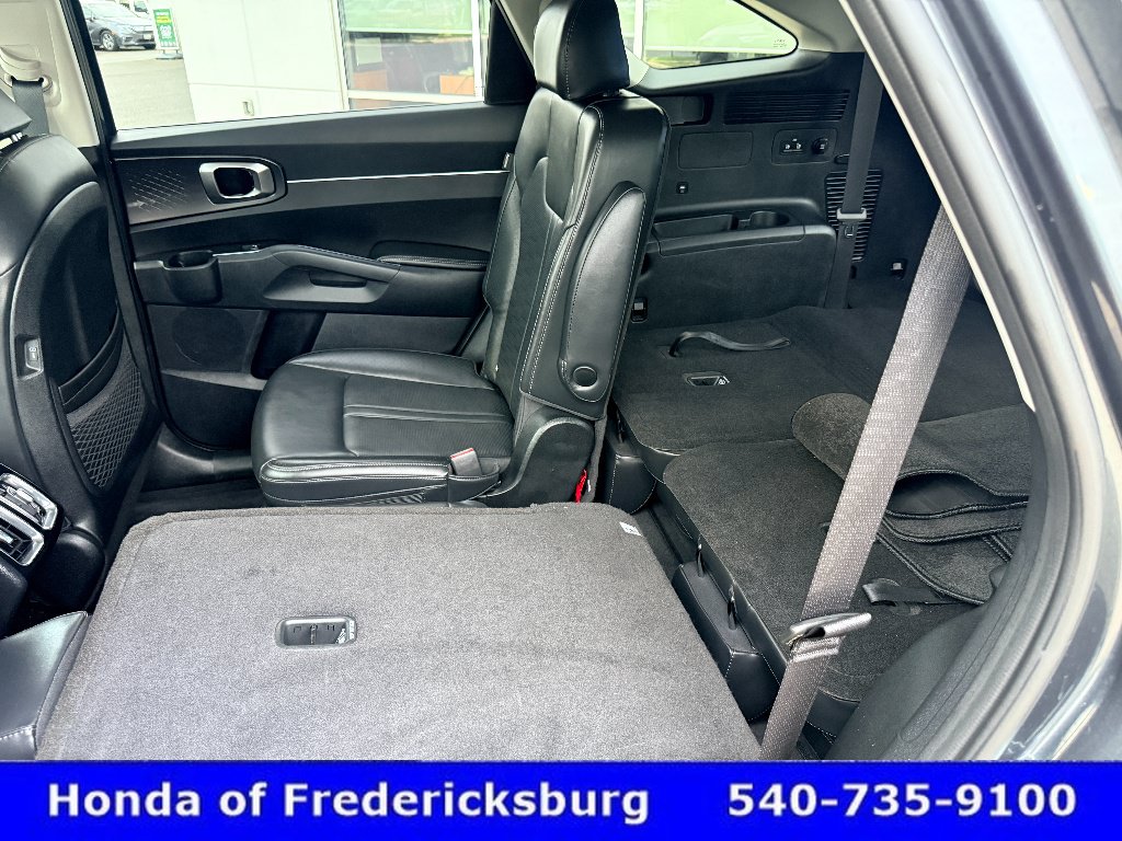 Used 2025 Kia Sorento EX w/ Panoramic Sunroof Package FWD image 28