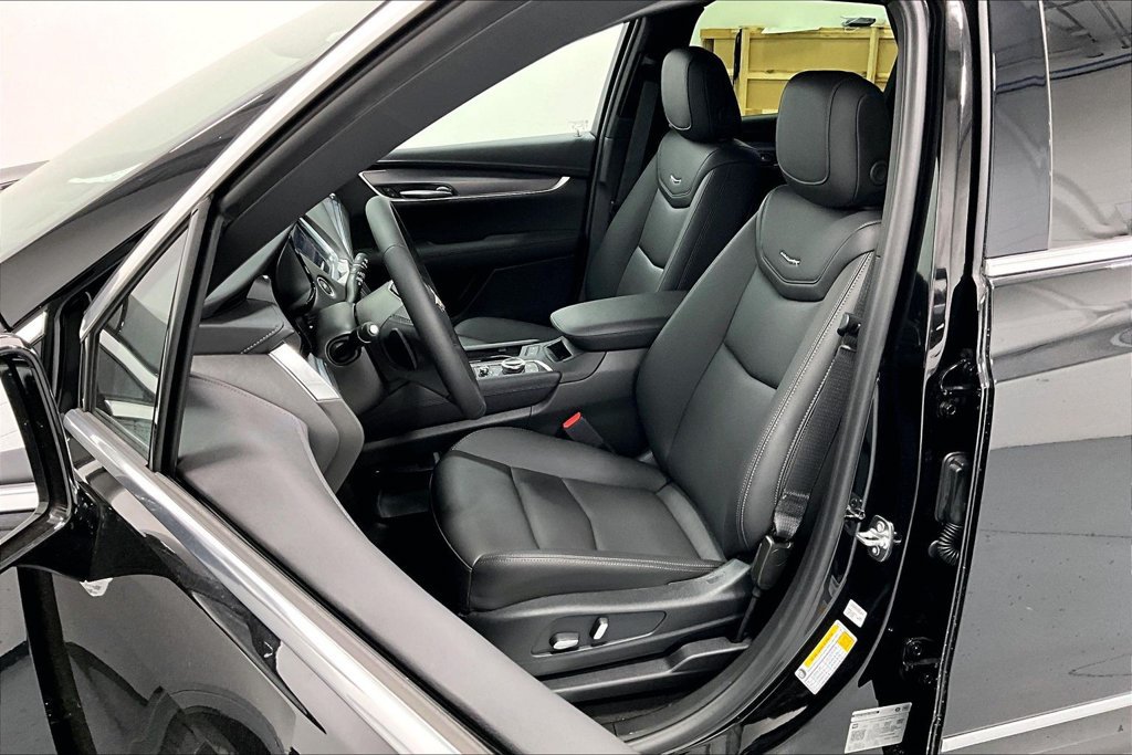 New 2026 Cadillac XT5 Luxury w/ LPO, Floor Liner Package FWD image 24
