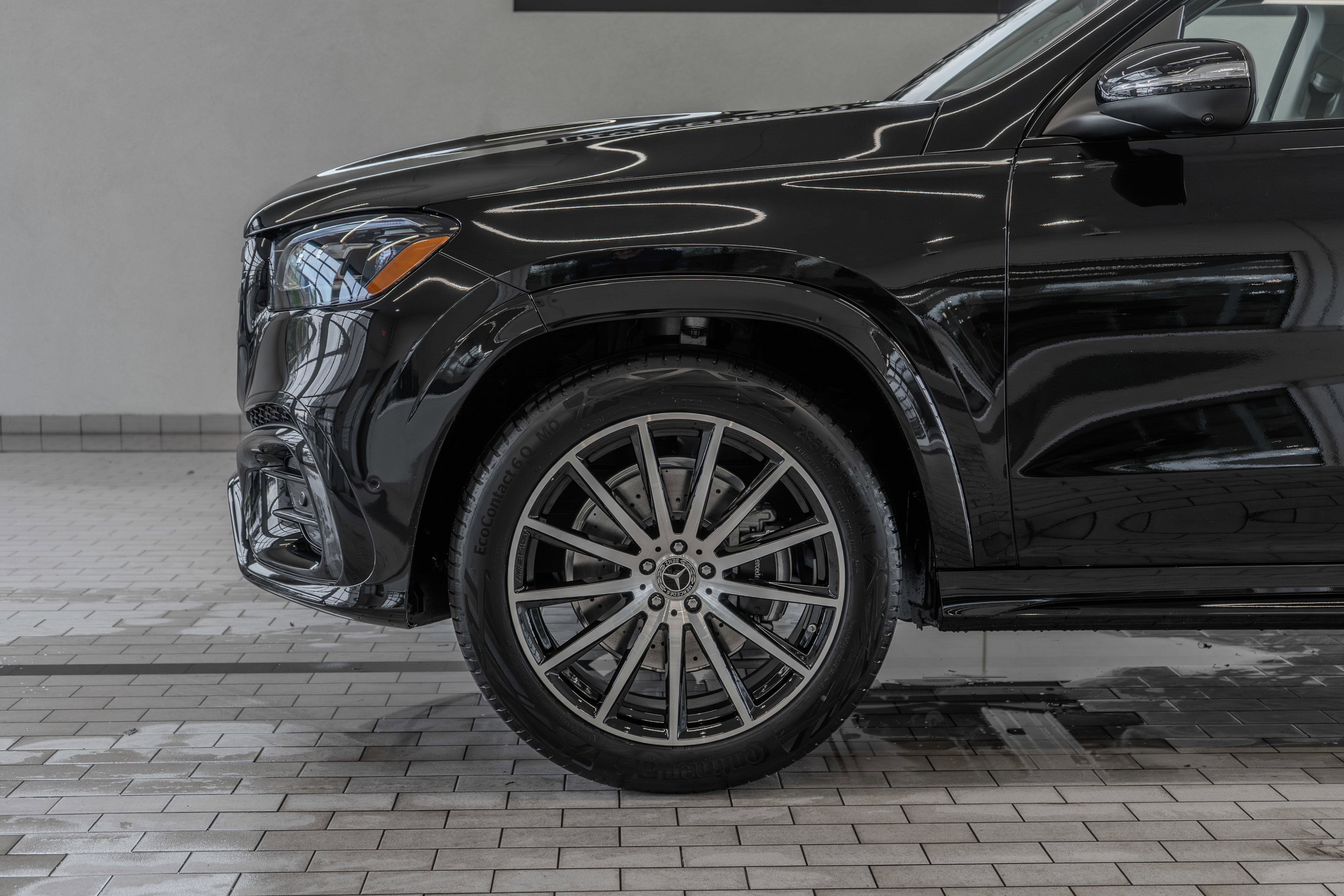 New 2026 Mercedes-Benz GLS 450 4MATIC image 4