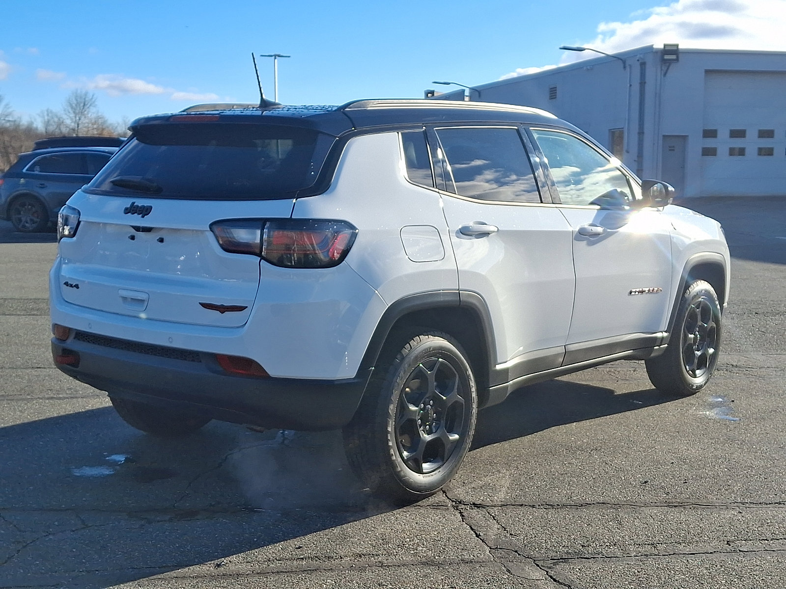 Used 2023 Jeep Compass Trailhawk w/ Trailhawk Elite Group AWD/4WD image 6