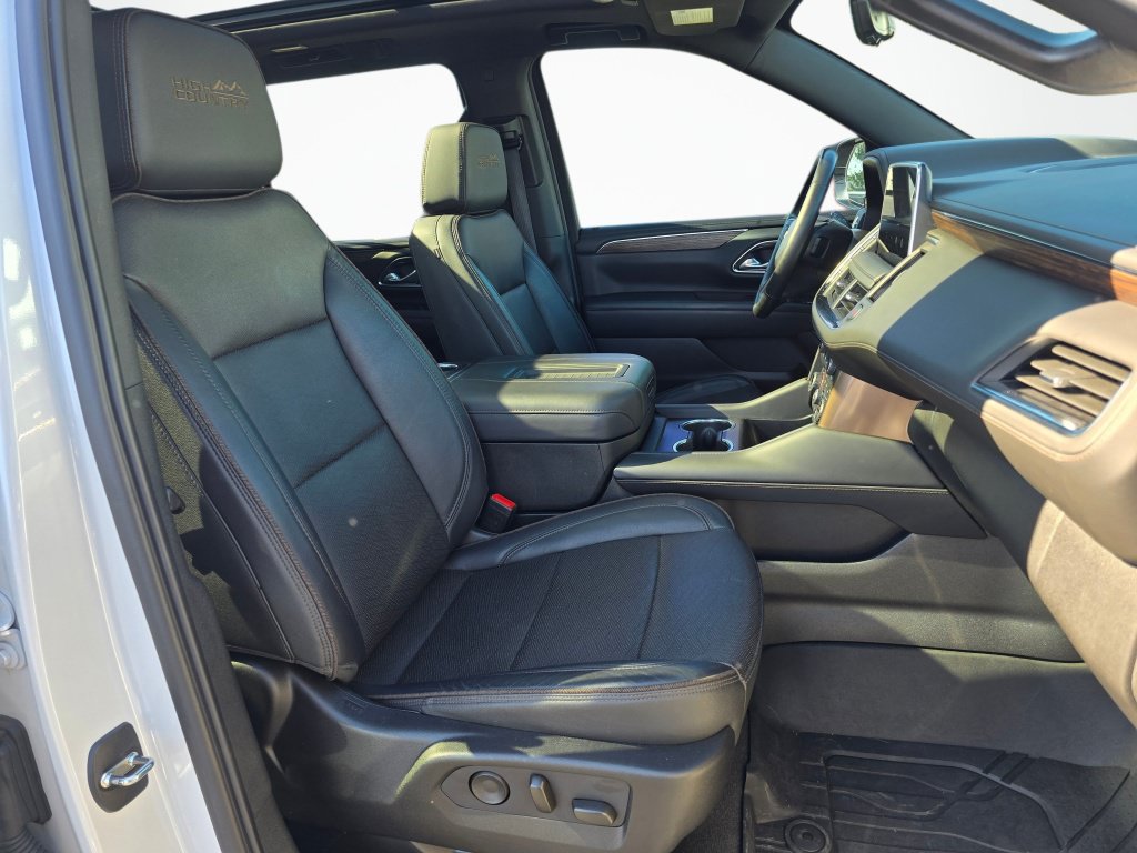 Used 2024 Chevrolet Suburban High Country AWD/4WD image 31