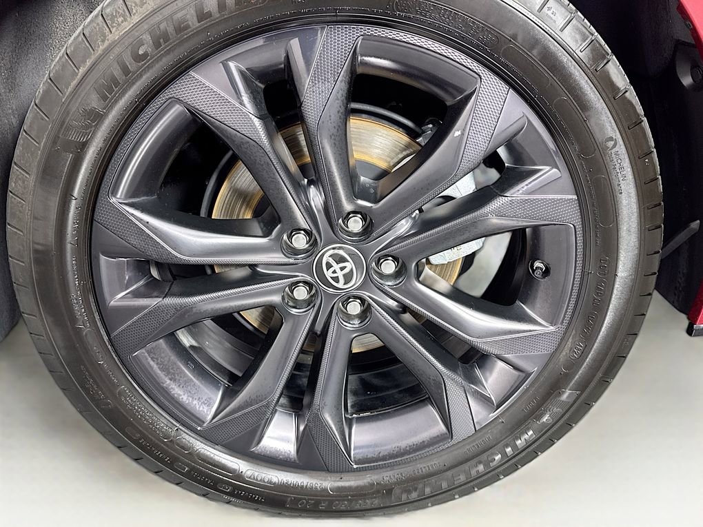 Used 2025 Toyota Sienna XSE FWD image 32