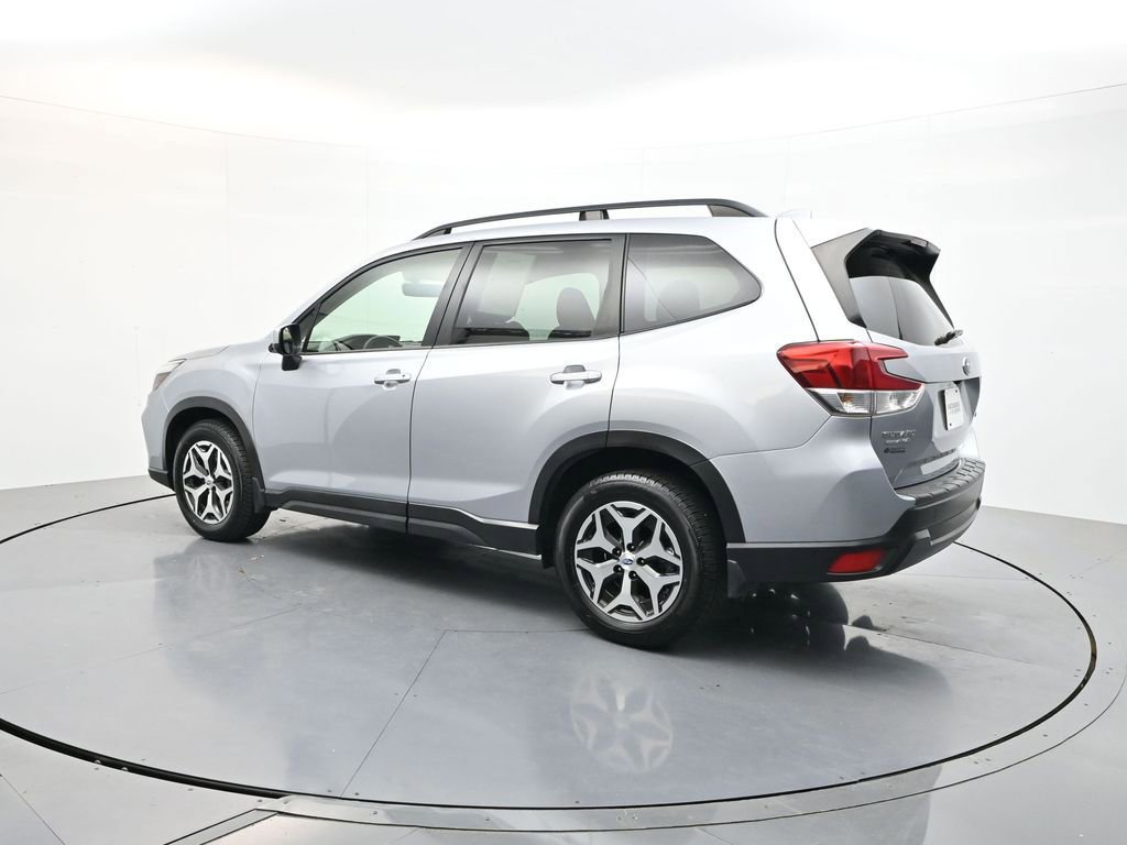 Used 2020 Subaru Forester Premium AWD/4WD image 5