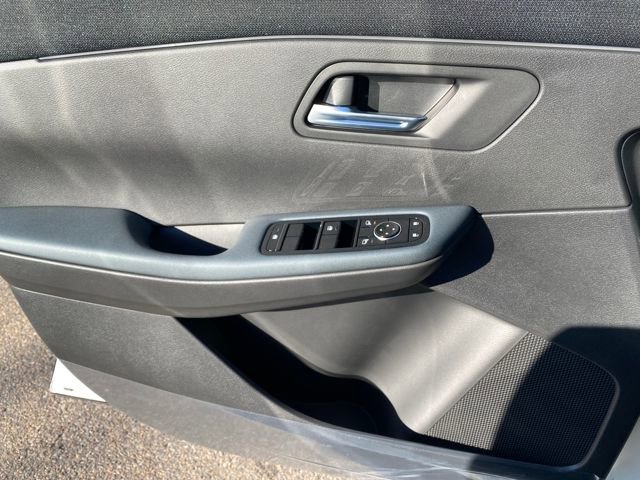 New 2026 Nissan Leaf SV+ w/ Floor Mat Package (SV+) image 16