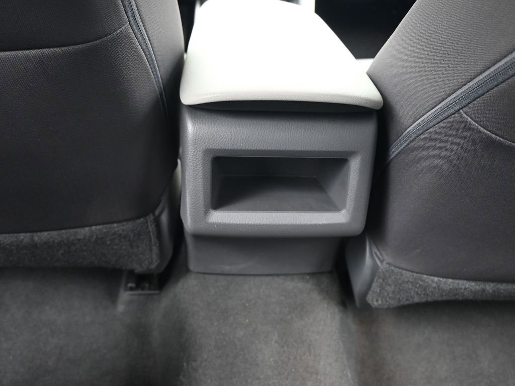 Used 2019 Toyota Camry LE image 36