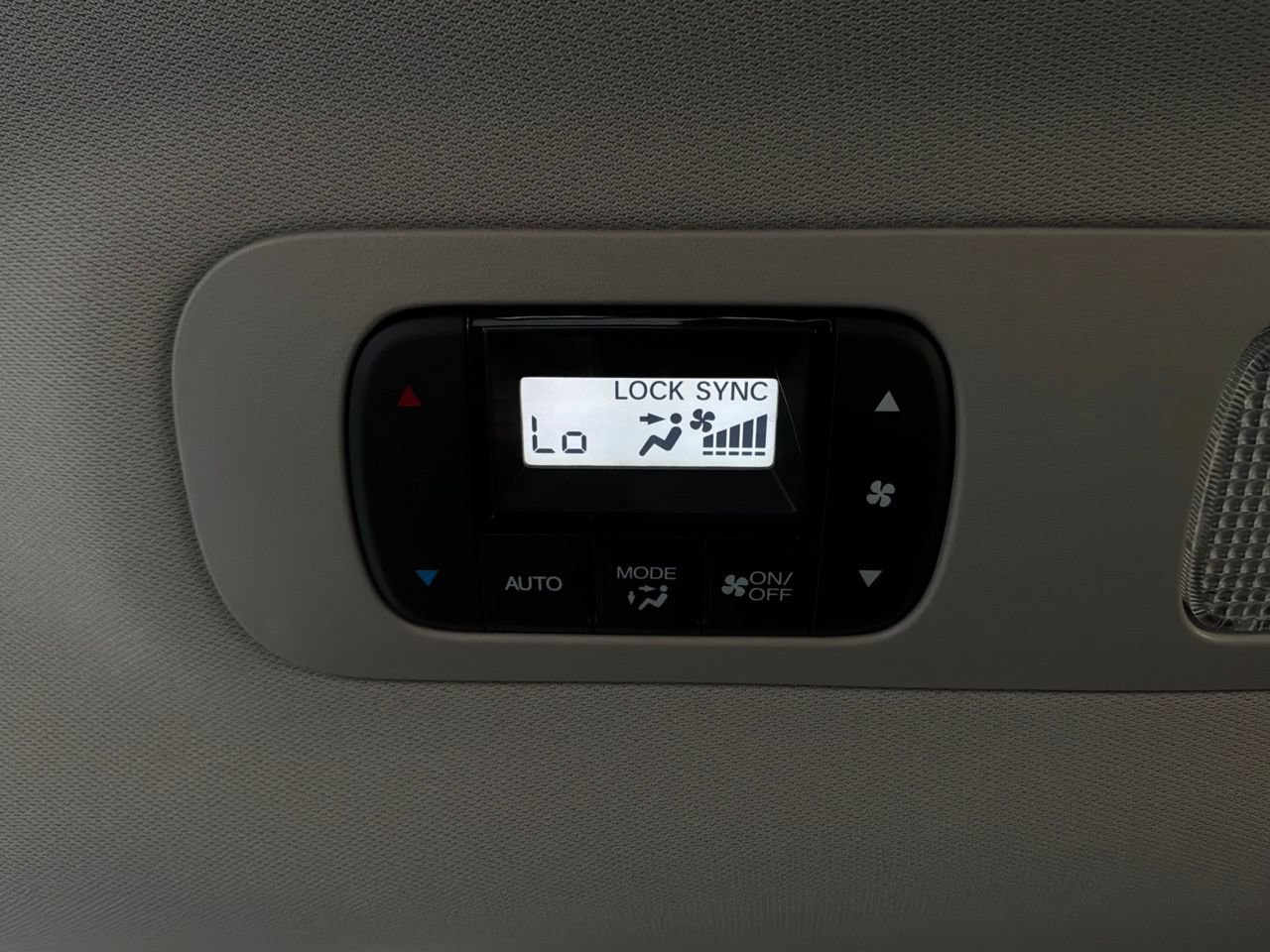 Used 2025 Honda Odyssey Touring image 14