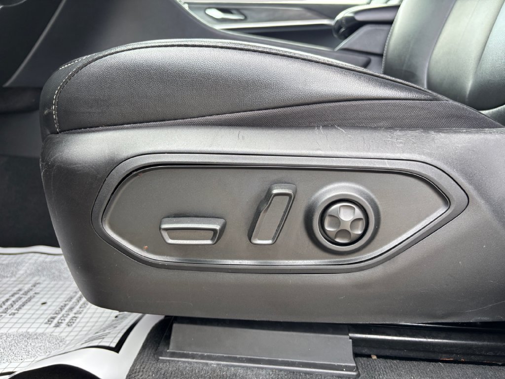 Used 2025 Jeep Grand Cherokee Limited AWD/4WD image 25