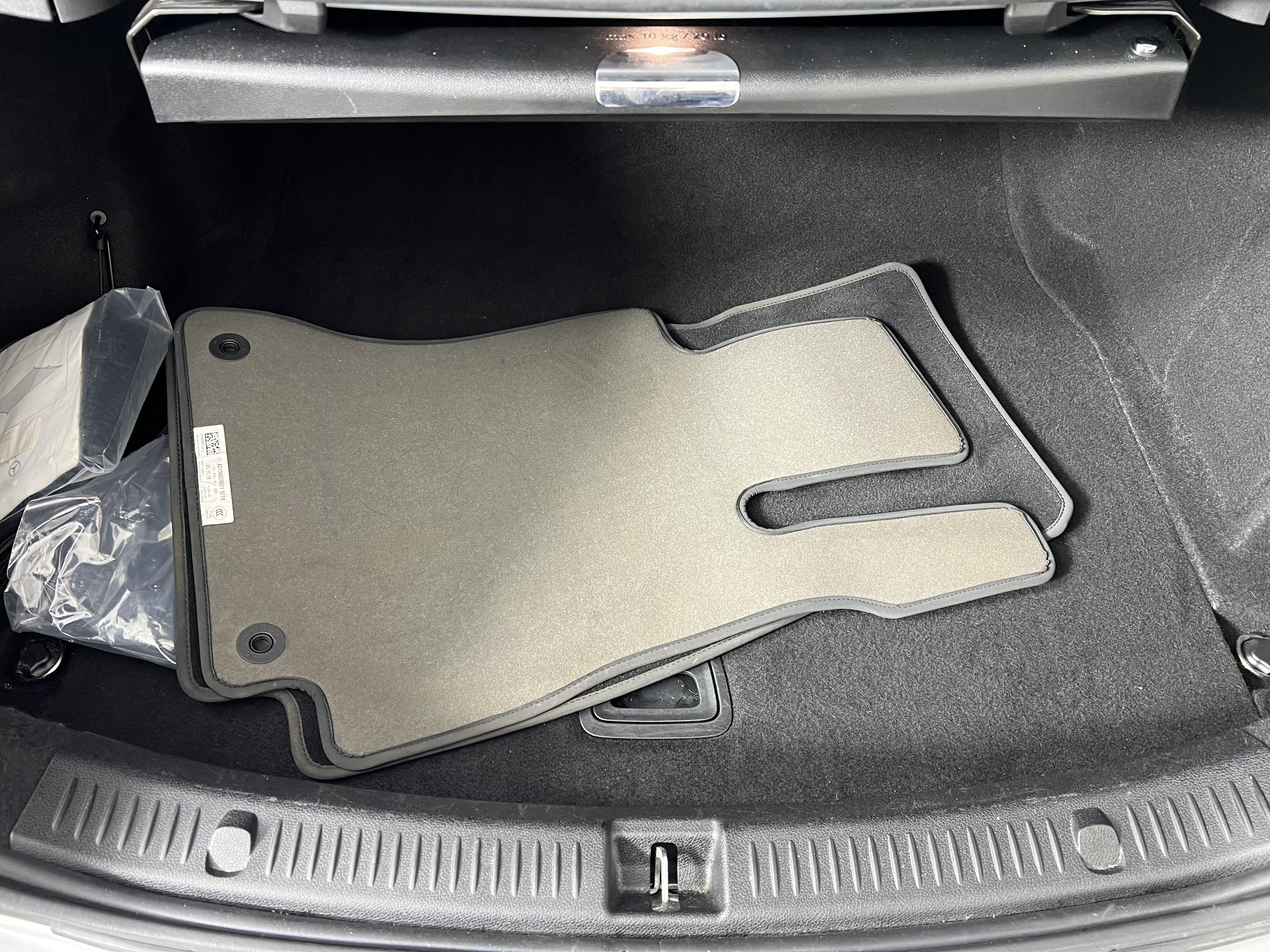 Certified 2019 Mercedes-Benz E 300 4MATIC image 23