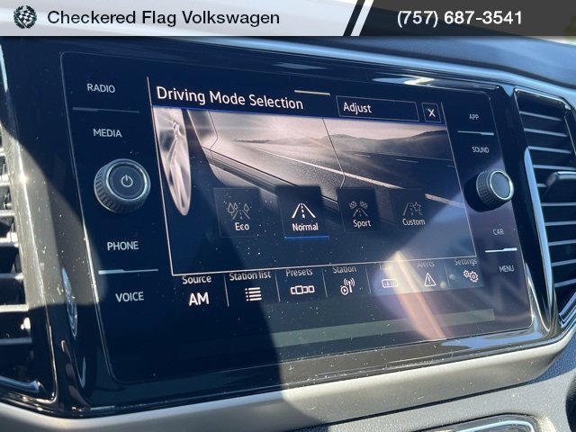 Used 2022 Volkswagen Atlas Cross Sport SE image 39