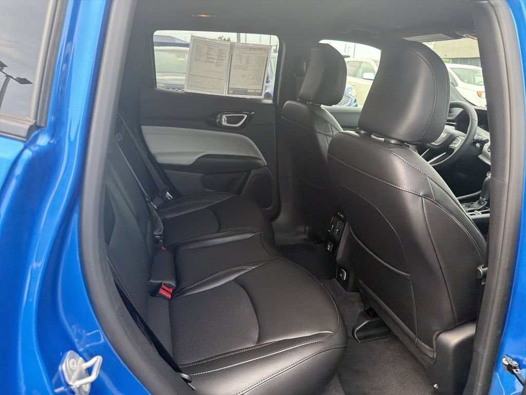 Used 2023 Jeep Compass Limited AWD/4WD image 17