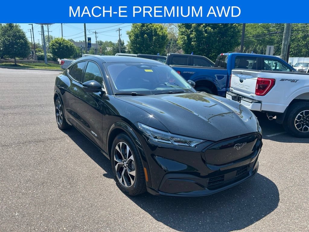 Certified 2023 Ford Mustang Mach-E Premium AWD/4WD image 3