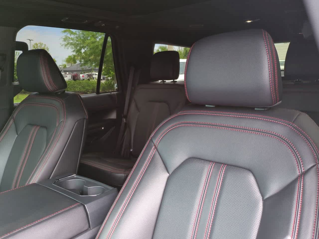Used 2024 Ford Expedition Limited RWD image 8