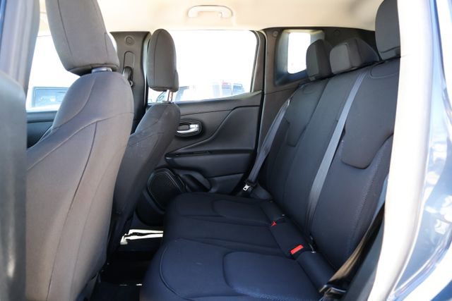 Used 2023 Jeep Renegade Latitude image 10