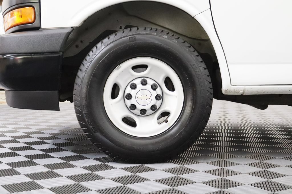 Used 2022 Chevrolet Express 2500 w/ Safety Package RWD image 4