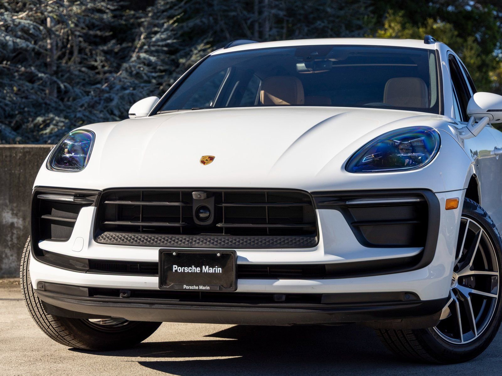 Certified 2025 Porsche Macan image 7