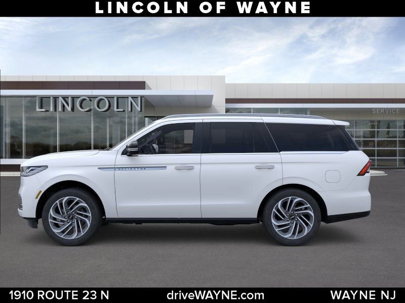New 2025 Lincoln Navigator Reserve image 3
