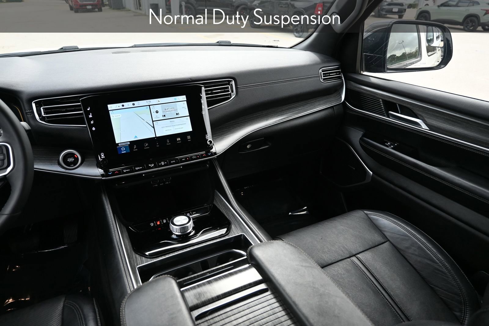 Used 2024 Jeep Wagoneer Series II w/ Flexible Seating Group image 21