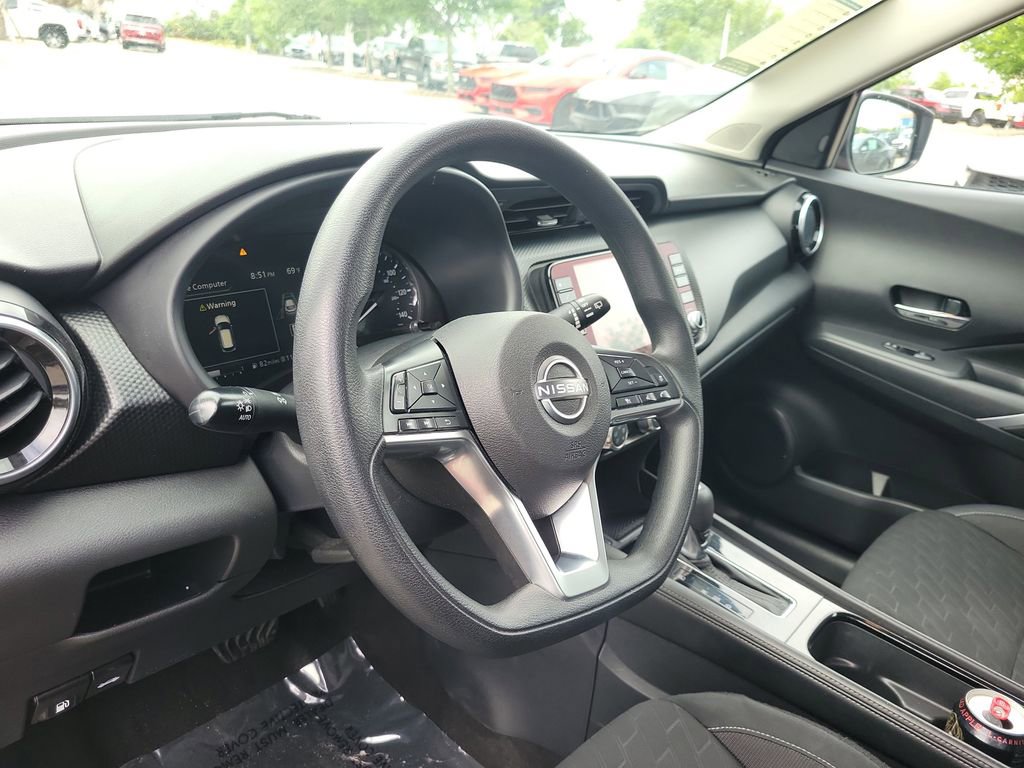 Used 2023 Nissan Kicks SV FWD image 17
