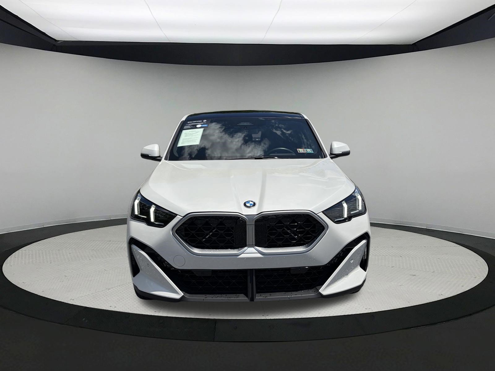 Certified 2025 BMW X2 xDrive28i AWD/4WD image 2