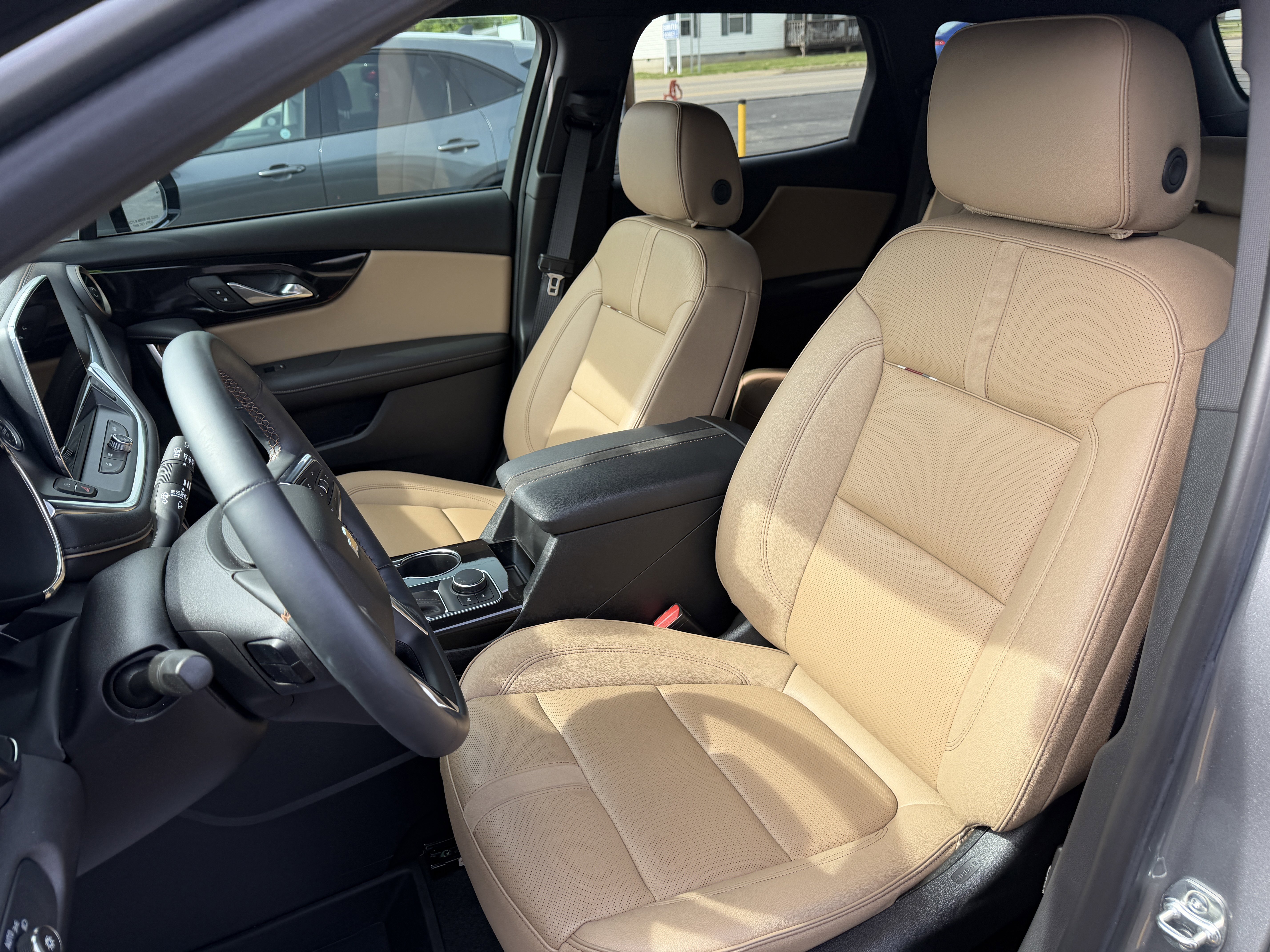 Used 2025 Chevrolet Blazer Premier w/ Driver Confidence II Package FWD image 17