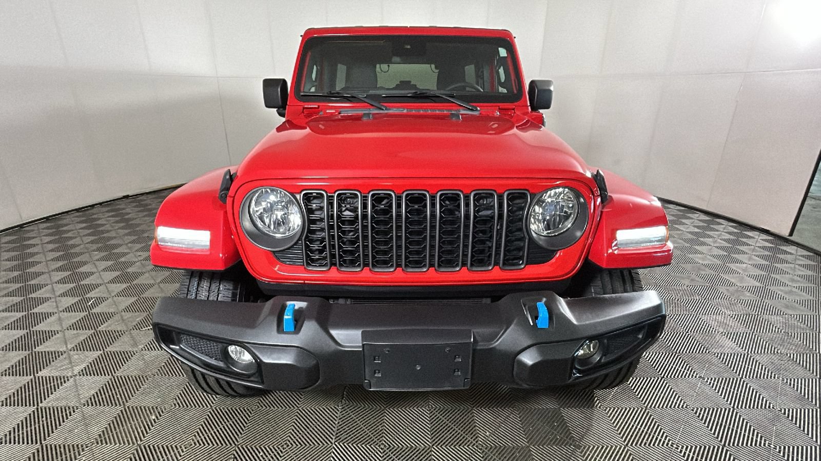 Used 2024 Jeep Wrangler Unlimited w/ Convenience Group AWD/4WD image 9